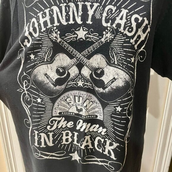 Y2k 90’ Johnny Cash Tshirt distressed The Man in Black Sz L Biker Goth core - Picture 6 of 9